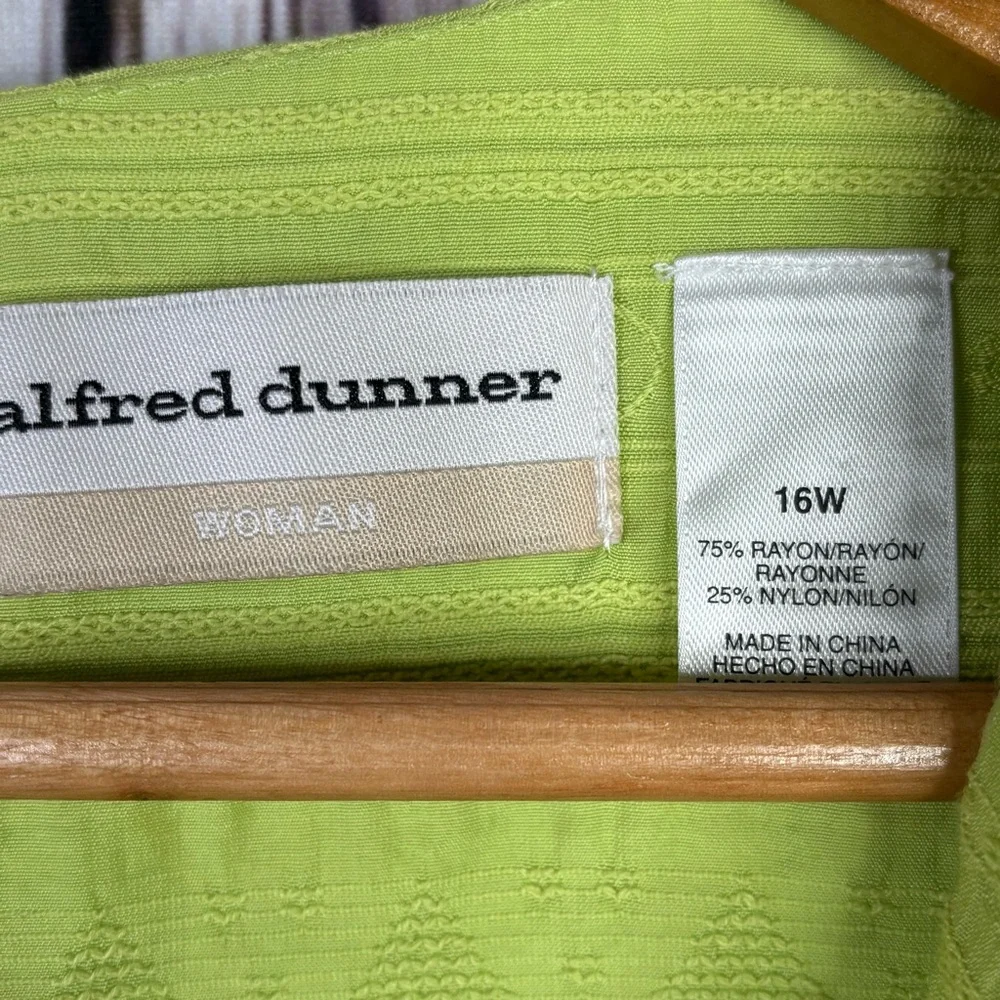 Alfred Dunner Woman‎ 16W Lime Green Tunic Top Embroidered Beaded Split V-Neck